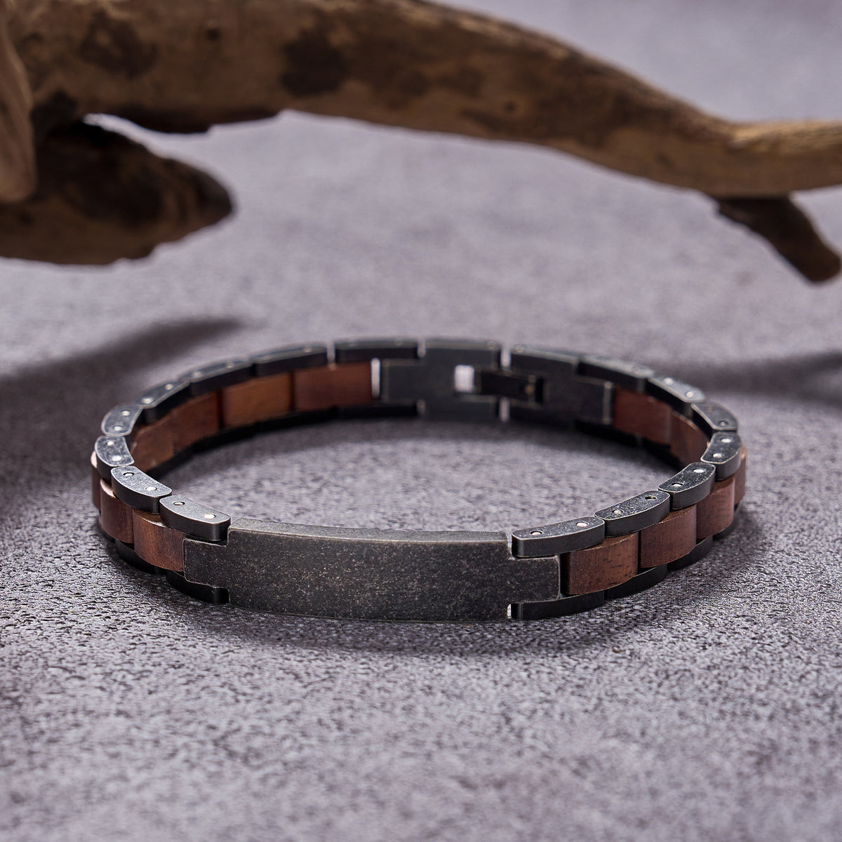 Men's bracelet made of gunmetal stainless steel and walnut wood, stylish accessory for men, featuring a unique combination of metal and wood, perfect for everyday wear and gifting.